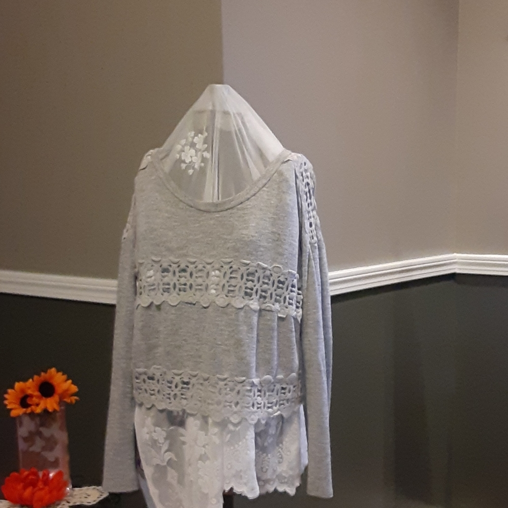 Crop lace gray sweater - Picture 1 of 4
